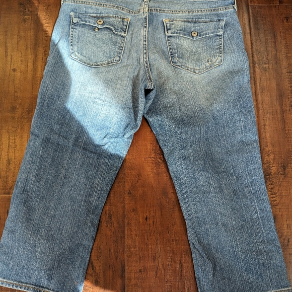 Capri Jeans - Picture 2 of 2